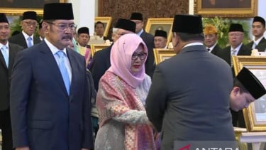 Pemberian gelar pahlawan nasional Prabowo 2025 10 tokoh Soeharto